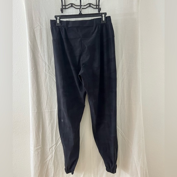 lululemon Camo surge joggers size medium style m5aa6s - Picture 3 of 12